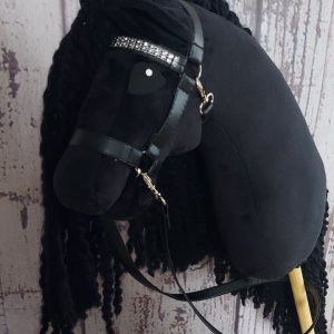 czarny , kary hobby horse , koń na kiju z długą grzywą,